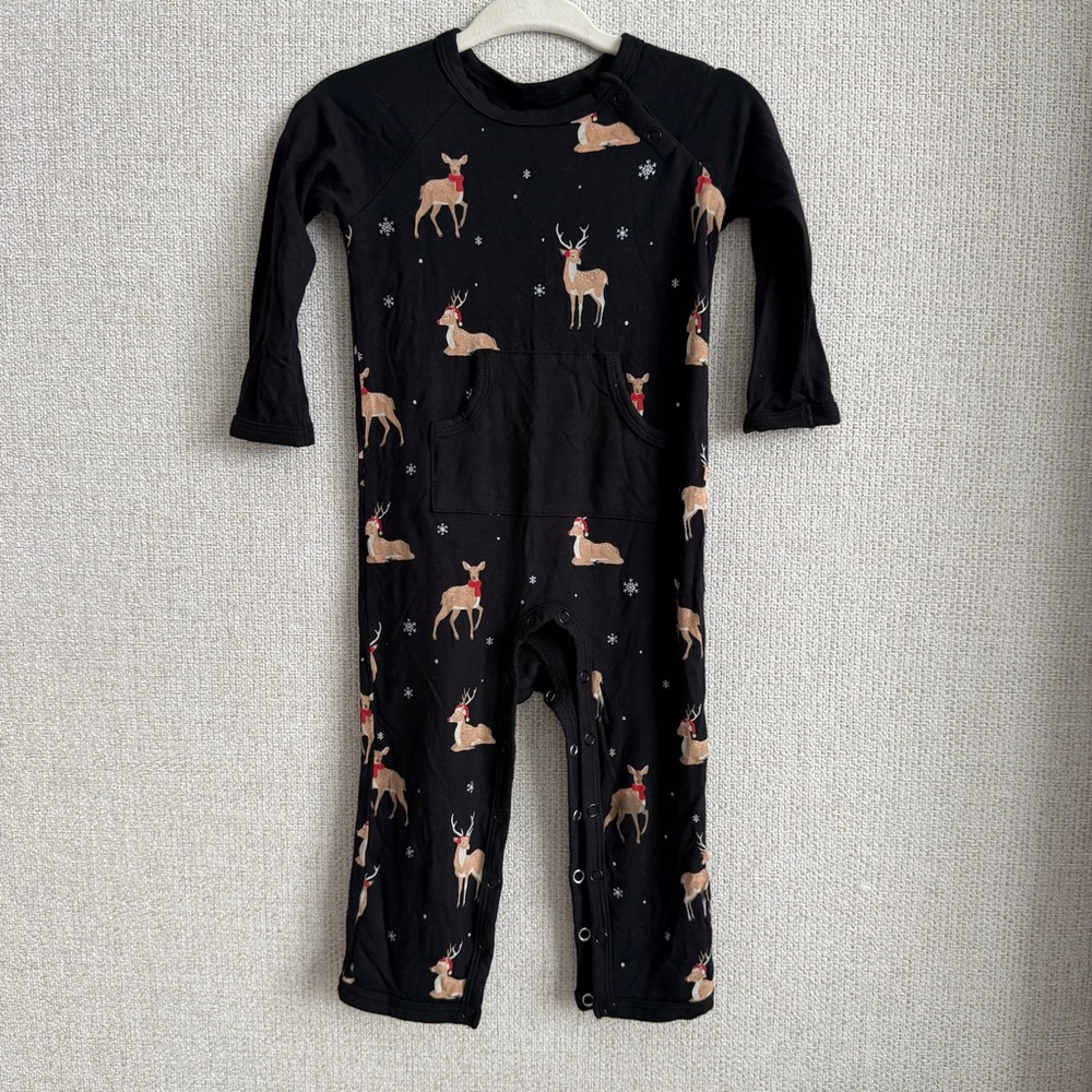 Kyte BABY Black with Reindeer Snug-Fitting Romper Longall like new! Bamboo